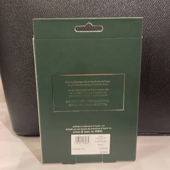 Kate Spade New York Penguin AirPods Silicon Tech Accessorie - Picture 6 of 16